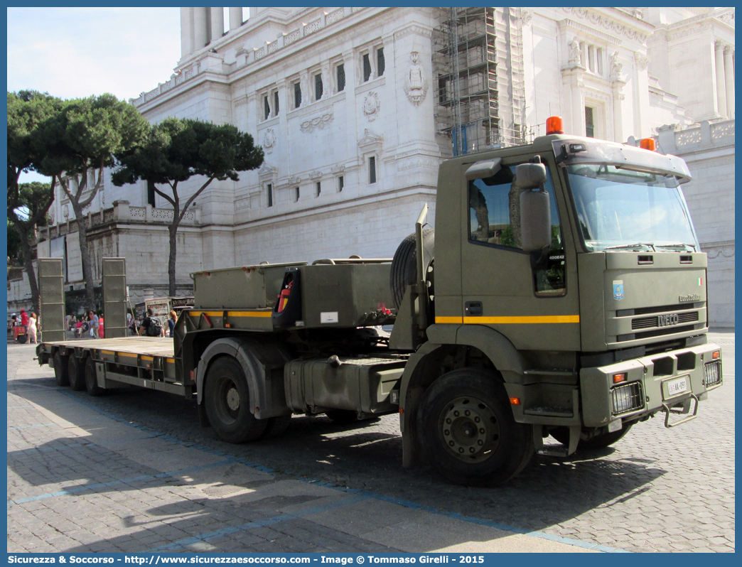 AM AK091
Aeronautica Militare Italiana
Iveco EuroTrakker 400E42
Parole chiave: AMI;A.M.I.;Aeronautica;Militare;Italiana;Iveco;EuroTrakker;400E42