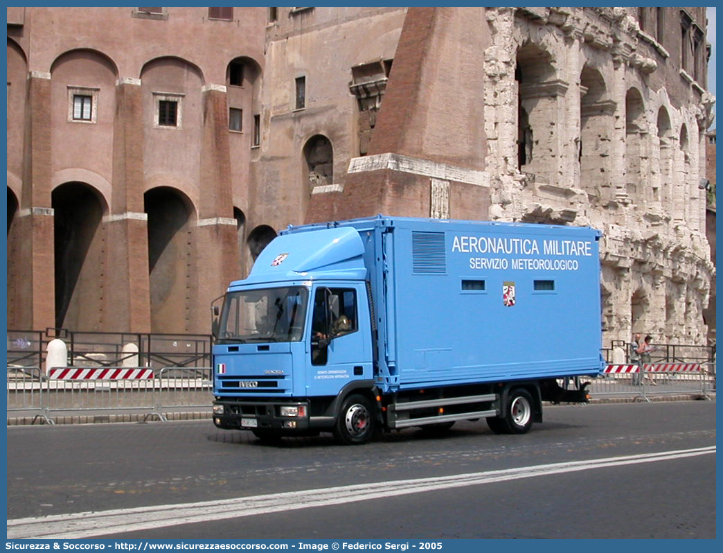 AM AK194
Aeronautica Militare Italiana
Servizio Metereologico
Iveco EuroCargo 80E18 I serie
Parole chiave: A.M.;A.M.I.;AM;AMI;Aeronautica;Militare;Italiana;Servizio;Metereologico;Iveco;EuroCargo;80E18;AK194