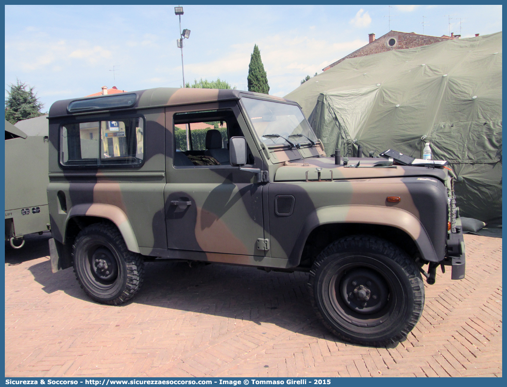 AM AK880
Aeronautica Militare Italiana
Land Rover Defender 90
Parole chiave: A.M.I.;AMI;Aeronautica;Militare;Italiana;Land Rover;Defender;90