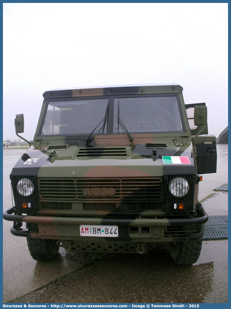 AM BM844
Aeronautica Militare Italiana
Iveco VM90T
Allestitore L.E.M. S.r.l.
Parole chiave: AM;A.M.;AMI;A.M.I.;Aeronautica;Militare;Italiana;Iveco;VM90;Telecomunicazioni;Comunicazioni;BM844