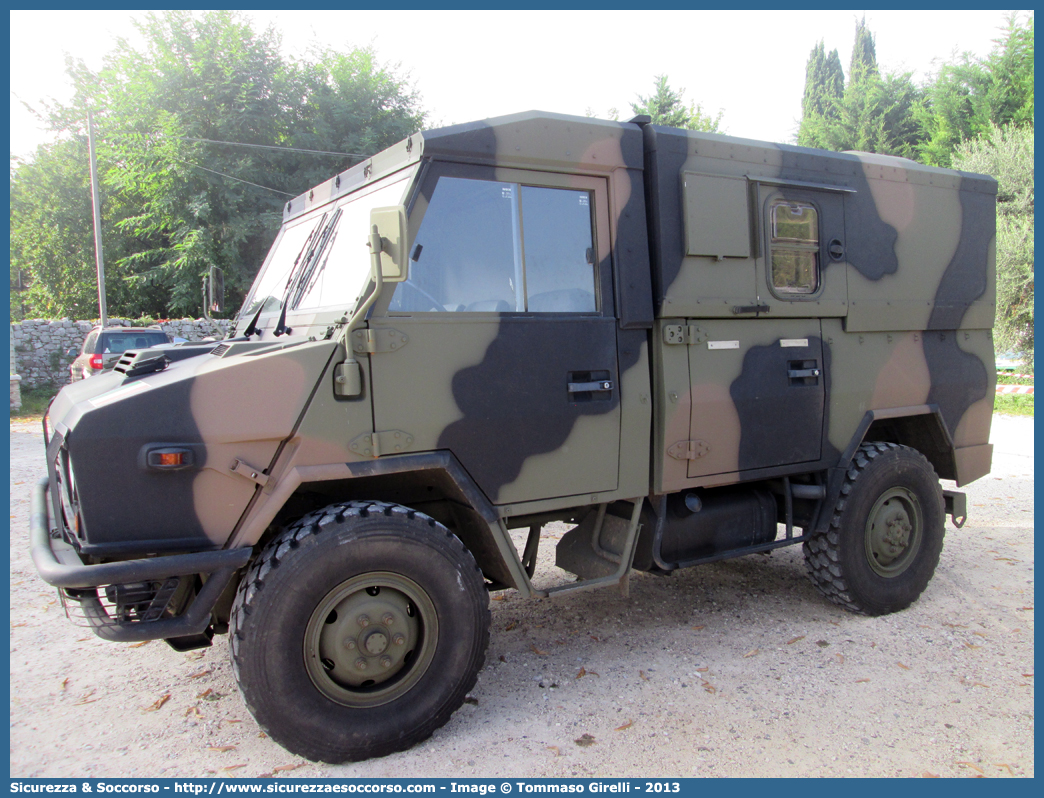 AM BM844
Aeronautica Militare Italiana
Iveco VM90T
Allestitore L.E.M. S.r.l.
Parole chiave: AM;A.M.;AMI;A.M.I.;Aeronautica;Militare;Italiana;Iveco;VM90;Telecomunicazioni;Comunicazioni;BM844