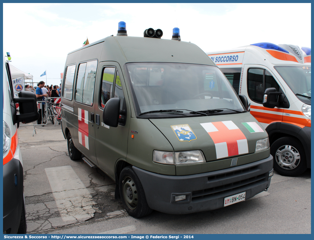 AM BN054
Aeronautica Militare Italiana
Servizio Sanitario
Fiat Ducato II serie
Allestitore Bollanti S.r.l.
Parole chiave: A.M.I.;AMI;Aeronautica;Militare;Italiana;Servizio;Sanitario;Fiat;Ducato;Bollanti