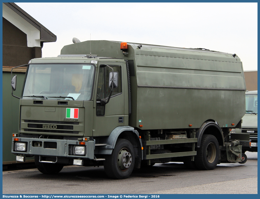 AM BN209
Aeronautica Militare Italiana
Iveco EuroCargo 150E18 I serie
AS 990 Airport Sweeper
Allestitore Aebi Schmidt Holding AG
Parole chiave: AMI;A.M.I.;Aeronautica;Militare;Italiana;Iveco;EuroCargo;150E18