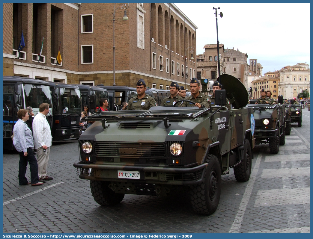 AM CC207
Aeronautica Militare Italiana
Iveco VM90T
Parole chiave: AMI;A.M.I.;Aeronautica;Militare;Italiana;Iveco;VM;90;VM90