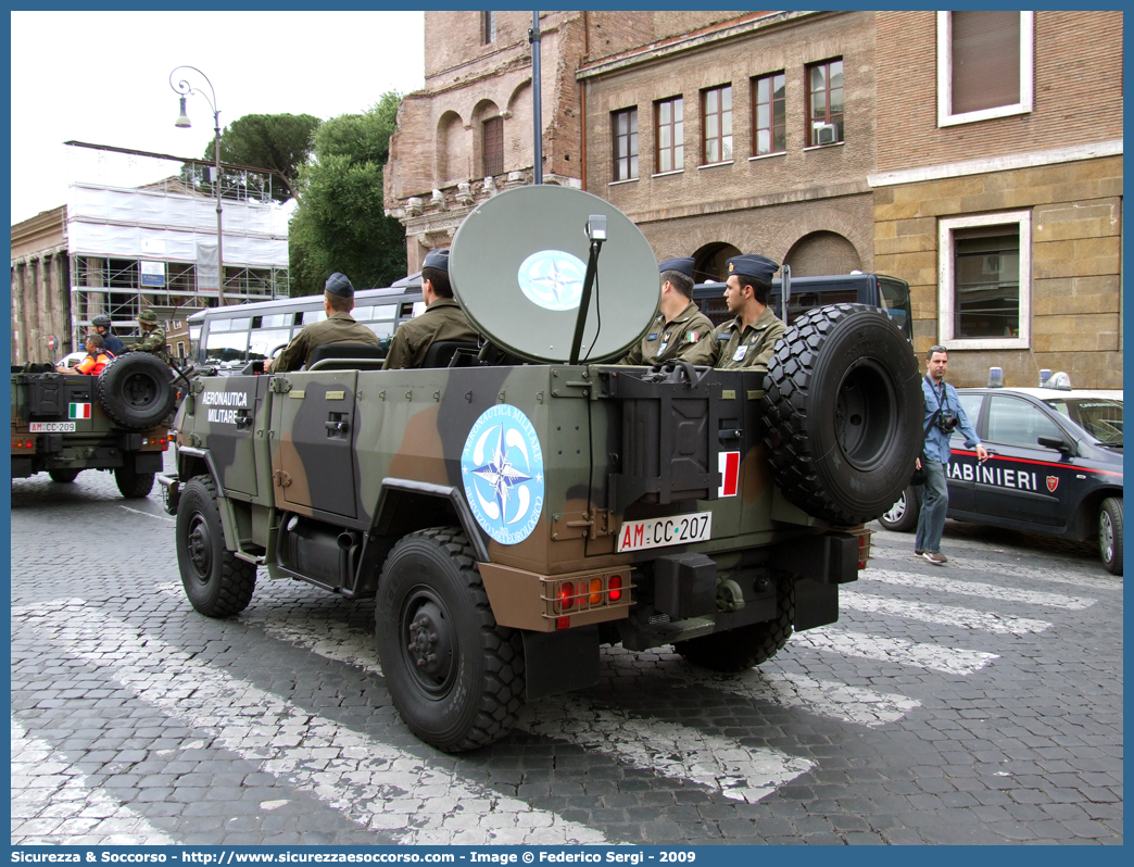 AM CC207
Aeronautica Militare Italiana
Iveco VM90T
Parole chiave: AMI;A.M.I.;Aeronautica;Militare;Italiana;Iveco;VM;90;VM90