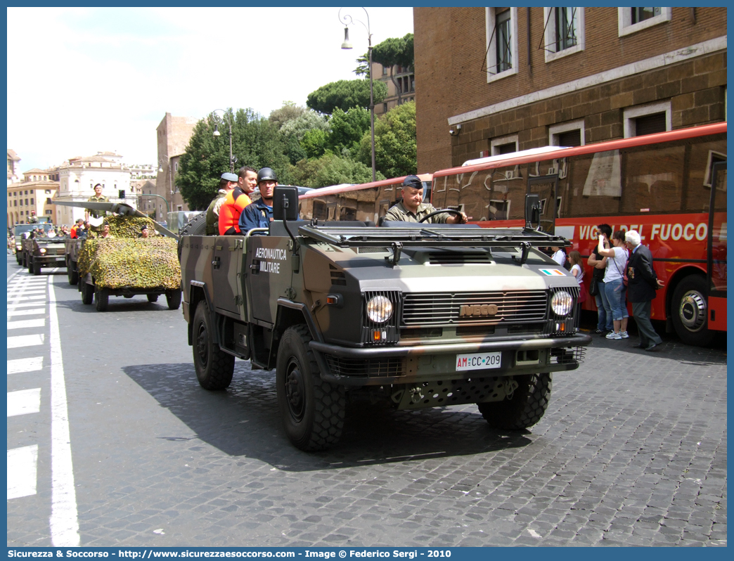 AM CC209
Aeronautica Militare Italiana
Iveco VM90T
Parole chiave: AMI;A.M.I.;Aeronautica;Militare;Italiana;Iveco;VM;90;VM90