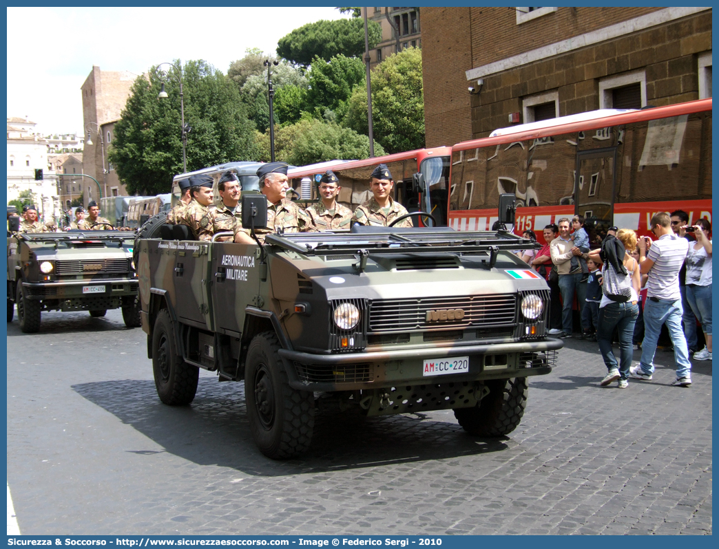 AM CC220
Aeronautica Militare Italiana
Iveco VM90T
Parole chiave: AMI;A.M.I.;Aeronautica;Militare;Italiana;Iveco;VM;90;VM90