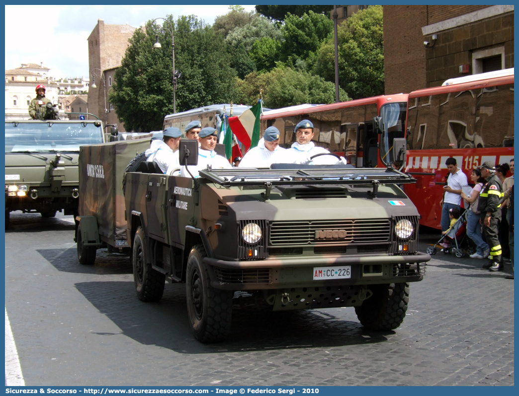 AM CC226
Aeronautica Militare Italiana
Iveco VM90T
Parole chiave: AMI;A.M.I.;Aeronautica;Militare;Italiana;Iveco;VM;90;VM90