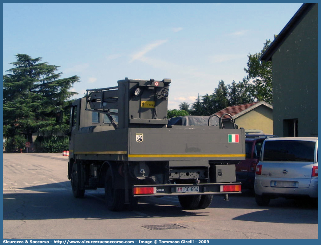 AM CC664
Aeronautica Militare Italiana
Nucleo C.B.R.N.
Iveco EuroCargo 120E18 I serie
Parole chiave: AM;A.M.I.;AMI;Aeronautica;Militare;Italiana;Nucleo;C.B.R.N.;CBRN;NBCR;N.B.C.R.;Iveco;EuroCargo;120E18;CC664