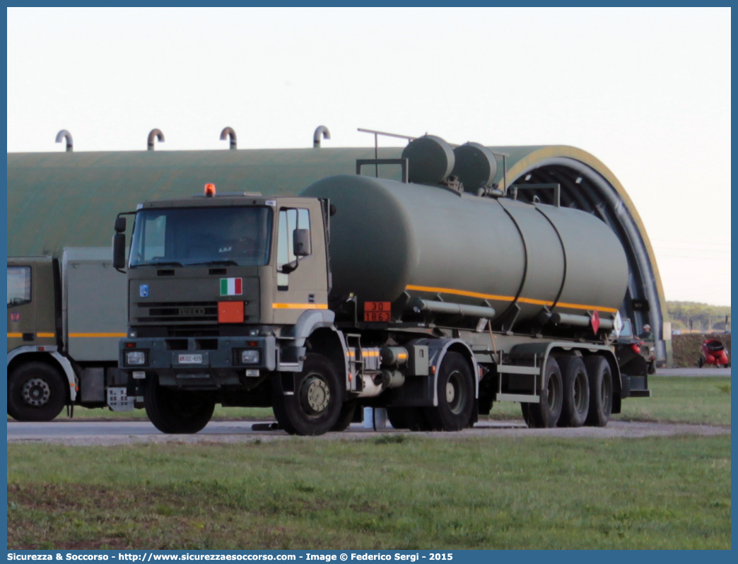 AM CC829
Aeronautica Militare Italiana
Iveco EuroTech 190E30
Parole chiave: AMI;A.M.I.;Aeronautica;Militare;Italiana;Iveco;EuroTech;190E30;CC829