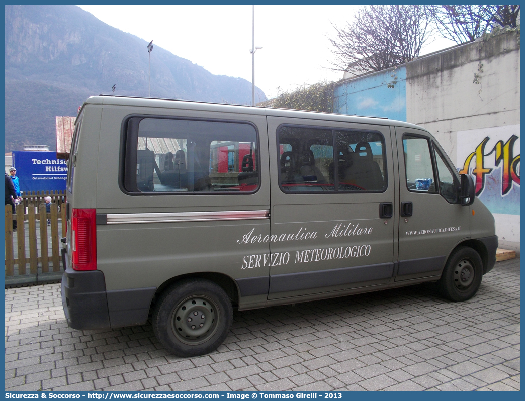 AM CD018
Aeronautica Militare Italiana
Servizio Metereologico
Fiat Ducato II serie restyling
Parole chiave: A.M.;A.M.I.;AM;AMI;Aeronautica;Militare;Italiana;Servizio;Metereologico;Fiat;Ducato;CD018