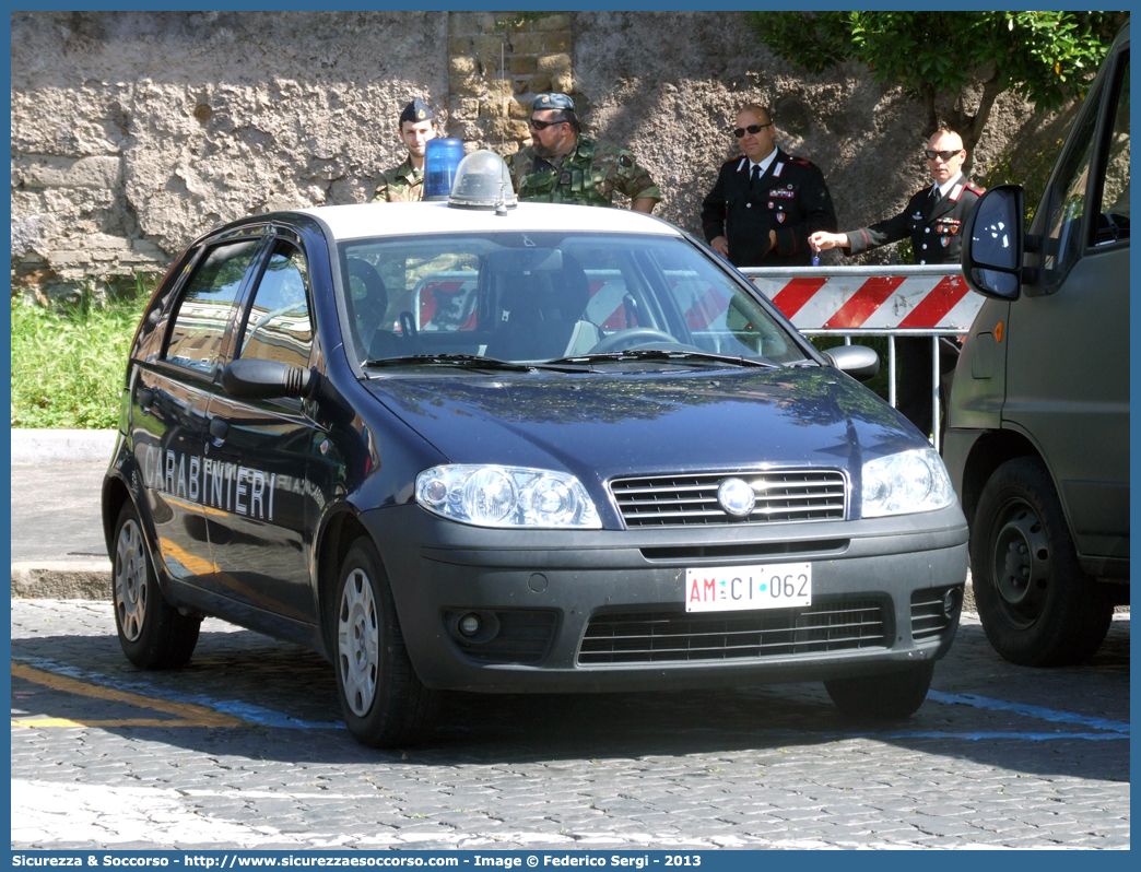 AM CI062
Arma dei Carabinieri
Reparto Carabinieri presso l'Aeronautica Militare
Fiat Punto III serie
Parole chiave: AM;A.M.;CC;C.C.;Arma;Carabinieri;Aeronautica;Militare;Fiat;Punto