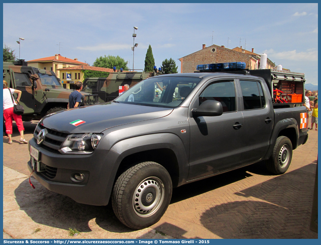 AM CM280
Aeronautica Militare Italiana
Servizio Antincendio
Volkswagen Amarok
Allestitore Aris S.p.A.
(II variante)
Parole chiave: AMI;A.M.I.;Aeronautica;Militare;Italiana;Volkswagen;Amarok;Aris;Servizio;Antincendio