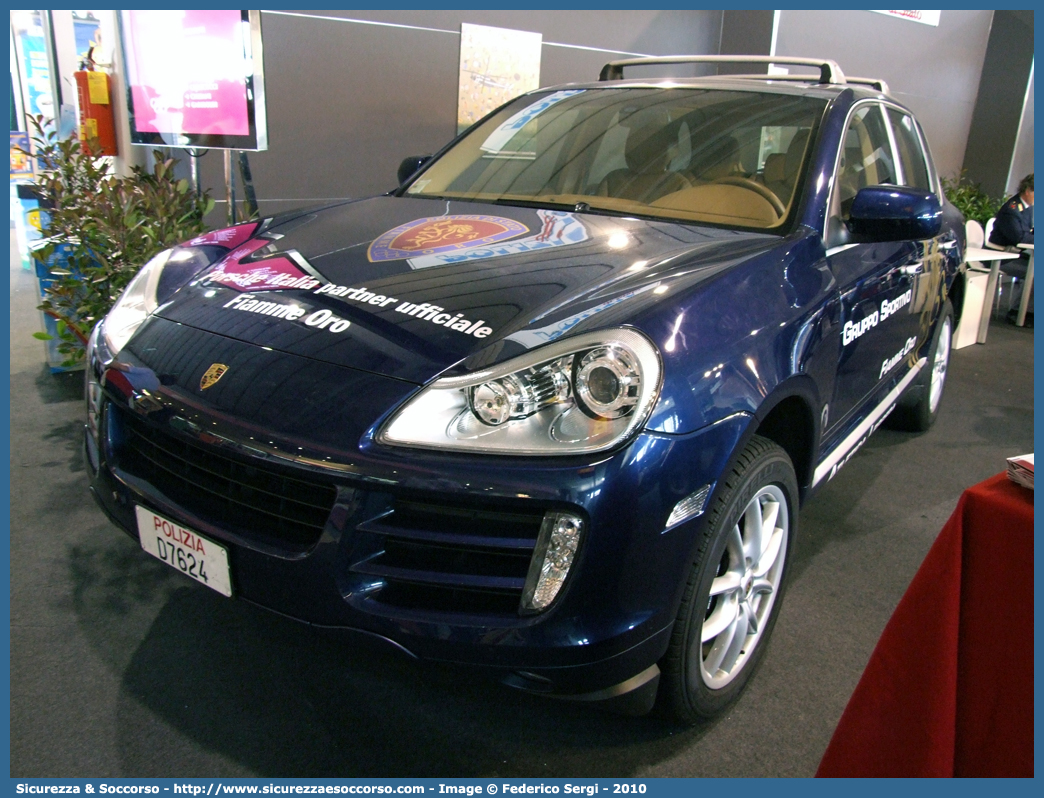 Polizia D7624
Polizia di Stato
Gruppo Sportivo "Fiamme Oro"
Porsche Cayenne II serie
(variante)
Parole chiave: PS;P.S.;Polizia di Stato;Gruppo Sportivo;Fiamme Oro;Porsche;Cayenne