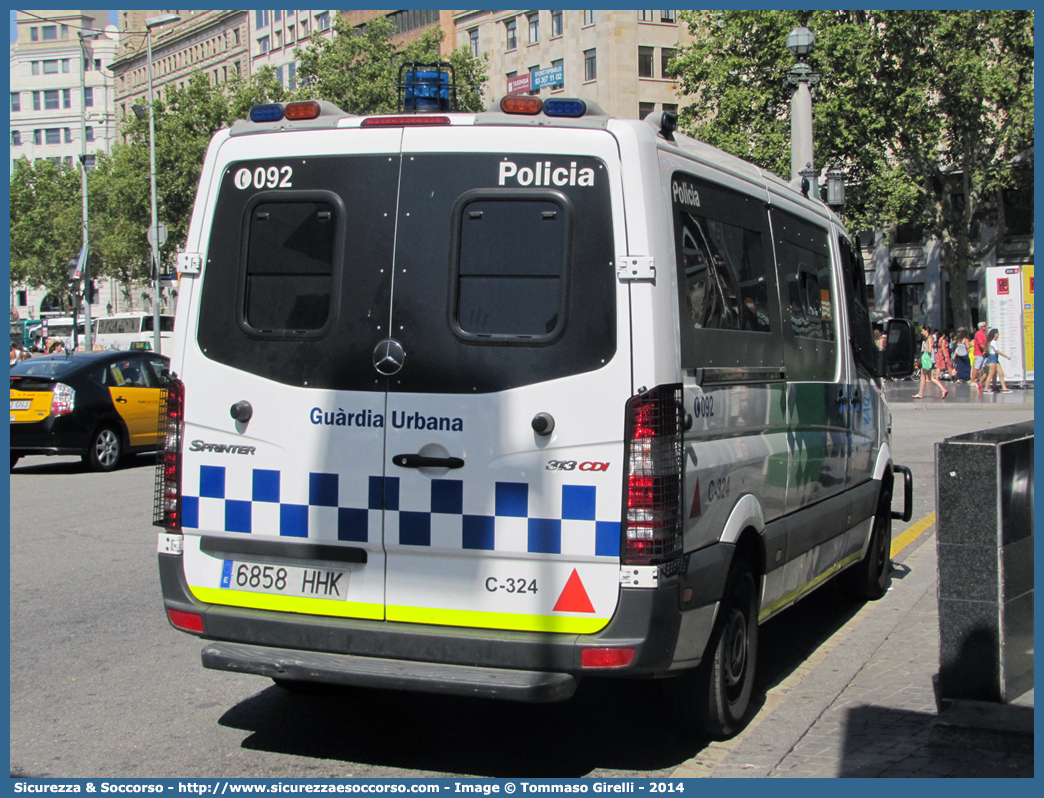 C324
Reino de España
Guardia Urbana Ayuntament de Barcelona
Mercedes Benz Sprinter II generation
Parole chiave: Regno di Spagna;Spagna;Espana;España;Reino de España;Guardia;Urbana;Ayuntament;Barcelona;Mercedes;Benz;Sprinter