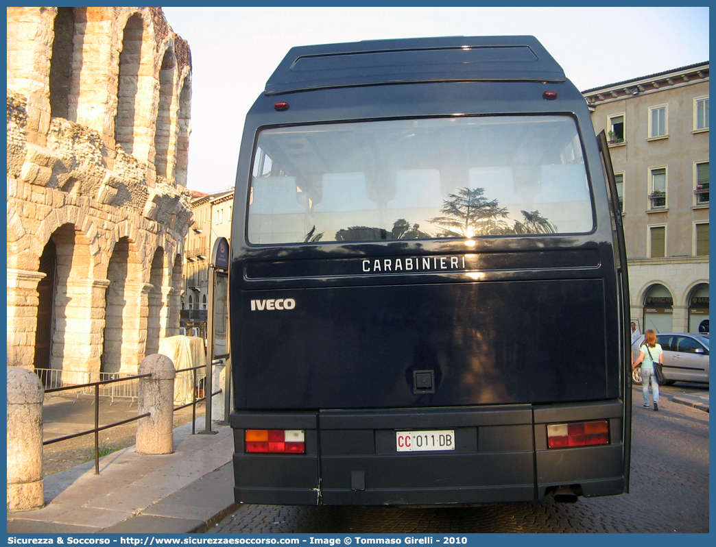 CC 011DB
Arma dei Carabinieri
Iveco 370S Turbo
Parole chiave: CC;C.C.;Arma;dei;Carabinieri;Bus;Minibus;Iveco;370;S;Turbo;011DB