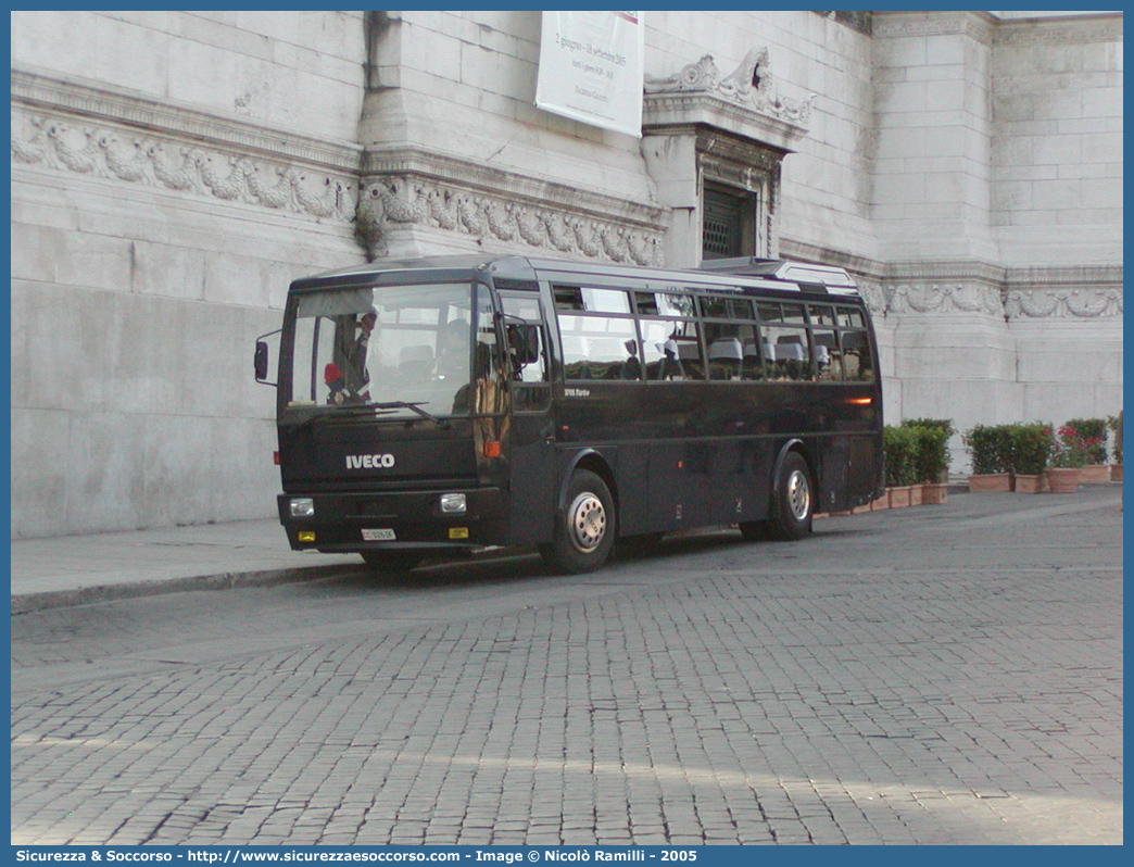 CC 026DF
Arma dei Carabinieri
Iveco 370S Turbo
Parole chiave: CC;C.C.;Arma;dei;Carabinieri;Bus;Minibus;Iveco;370;S;Turbo;026DF