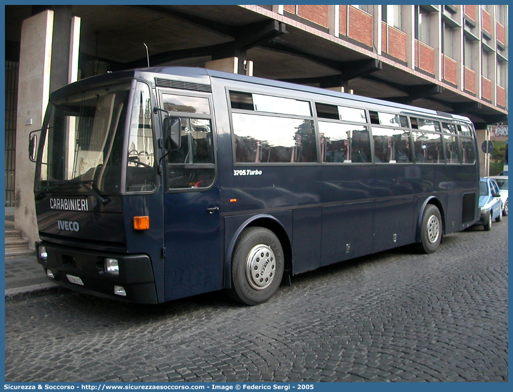 CC 062CC
Arma dei Carabinieri
Iveco 370S Turbo
Parole chiave: CC;C.C.;Arma;dei;Carabinieri;Bus;Minibus;Iveco;370;S;Turbo;062CC