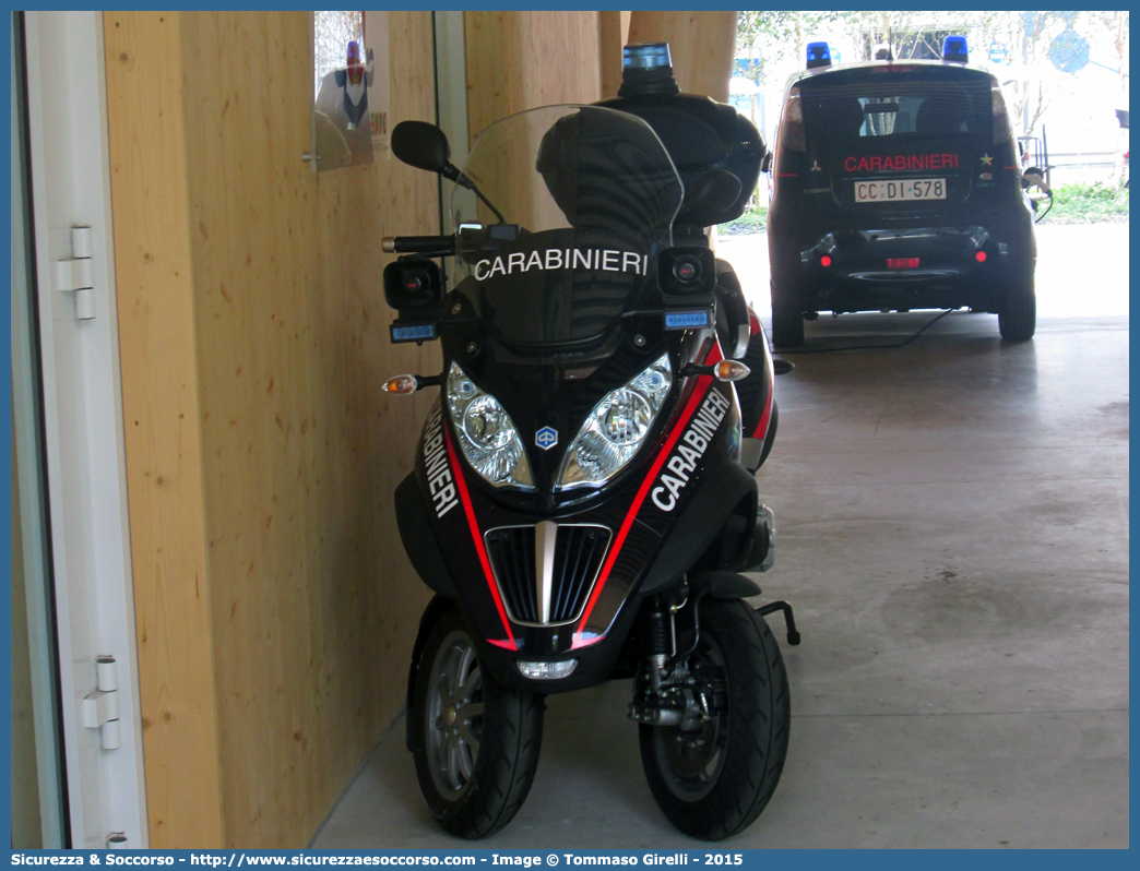 CC A4797
Arma dei Carabinieri
Piaggio Mp3 Hybrid I serie restyling
Parole chiave: CC;C.C.;Arma dei Carabinieri;Arma;Carabinieri;Radiomobile;Piaggio;Mp3;A4797