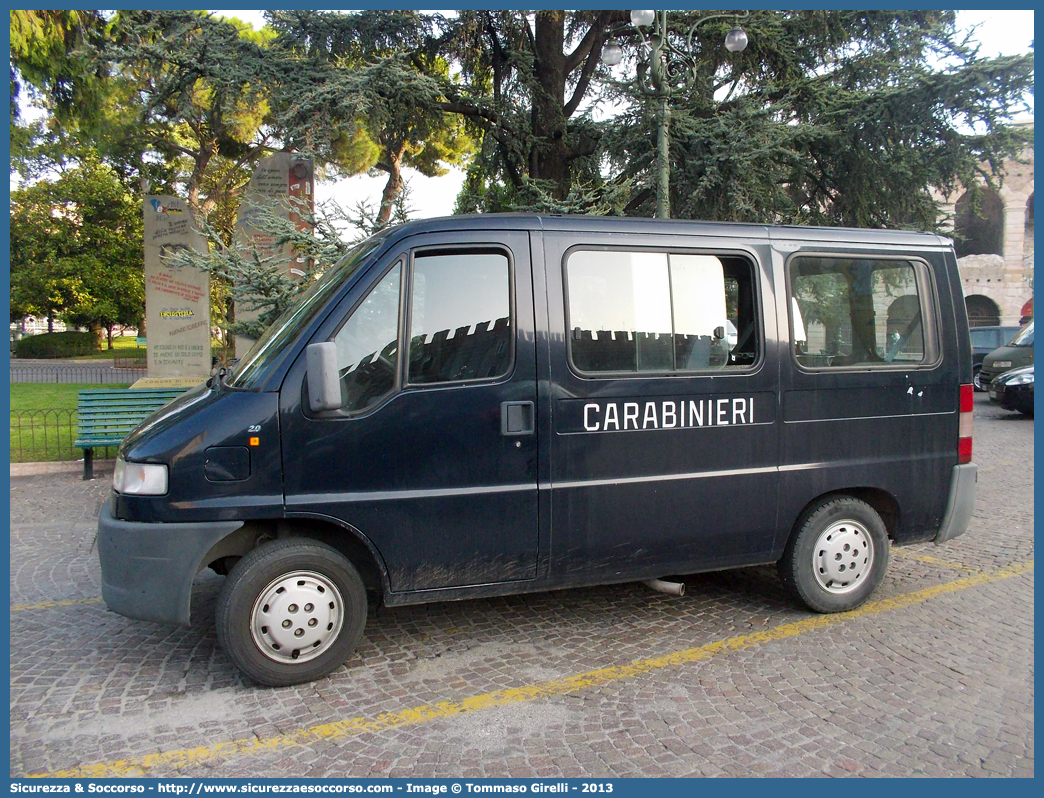 CC AB764
Arma dei Carabinieri
Fiat Ducato II serie
Parole chiave: CC;C.C.;dei;Arma;Carabinieri;Bus;Minibus;Fiat;Ducato;AB764