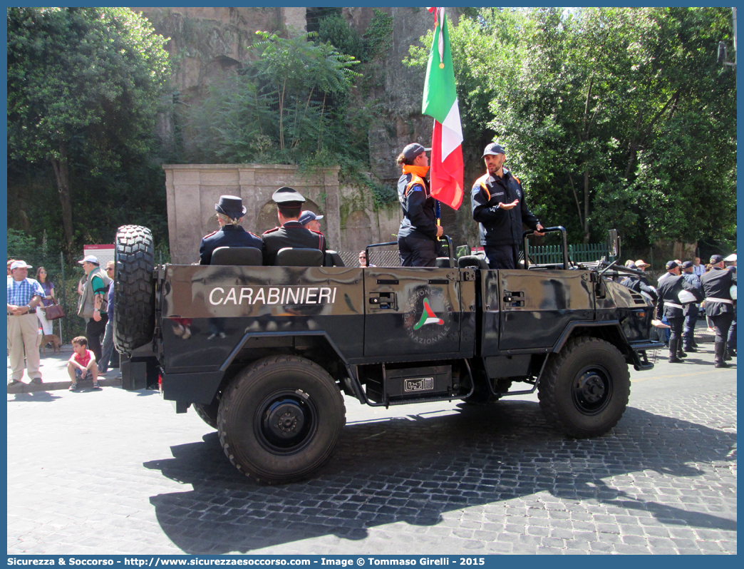 CC AQ933
Arma dei Carabinieri
Battaglioni Mobili
Iveco VM90T
Parole chiave: CC;C.C.;Arma;Carabinieri;Battaglioni;Mobili;Battaglione;Iveco;VM90T