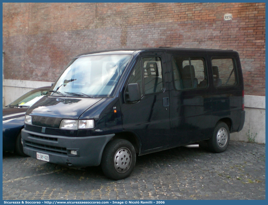 CC AY420
Arma dei Carabinieri
Fiat Ducato II serie
Parole chiave: CC;C.C.;dei;Arma;Carabinieri;Bus;Minibus;Fiat;Ducato;AY420