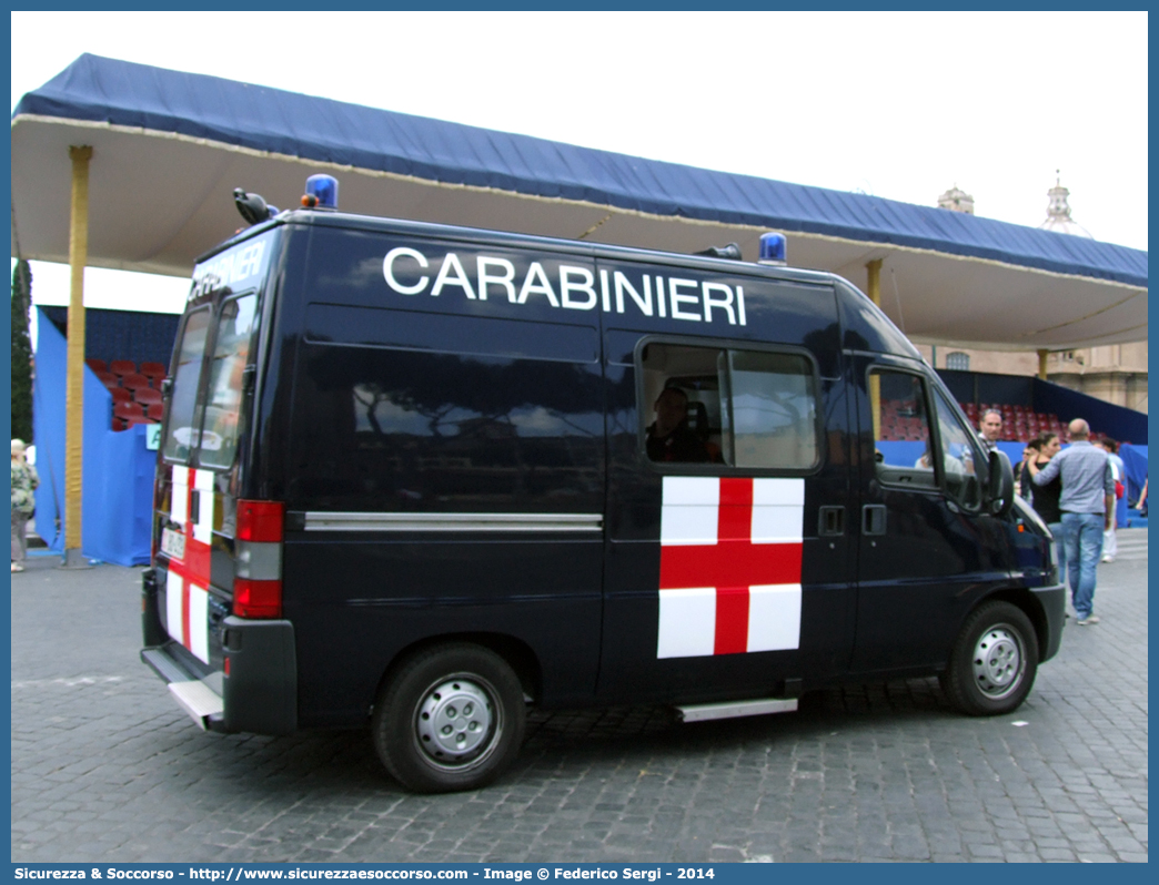 CC BD439
Arma dei Carabinieri
Servizio Sanitario
Fiat Ducato II serie
Allestitore GGG Elettromeccanica S.r.l.
(variante)
Parole chiave: CC;C.C.;Arma;dei;Carabinieri;Servizio;Sanitario;Ambulanza;Autoambulanza;Fiat;Ducato;GGG;Elettromeccanica