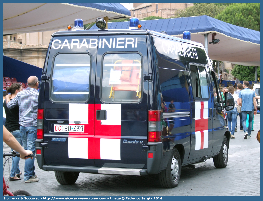 CC BD439
Arma dei Carabinieri
Servizio Sanitario
Fiat Ducato II serie
Allestitore GGG Elettromeccanica S.r.l.
(variante)
Parole chiave: CC;C.C.;Arma;dei;Carabinieri;Servizio;Sanitario;Ambulanza;Autoambulanza;Fiat;Ducato;GGG;Elettromeccanica