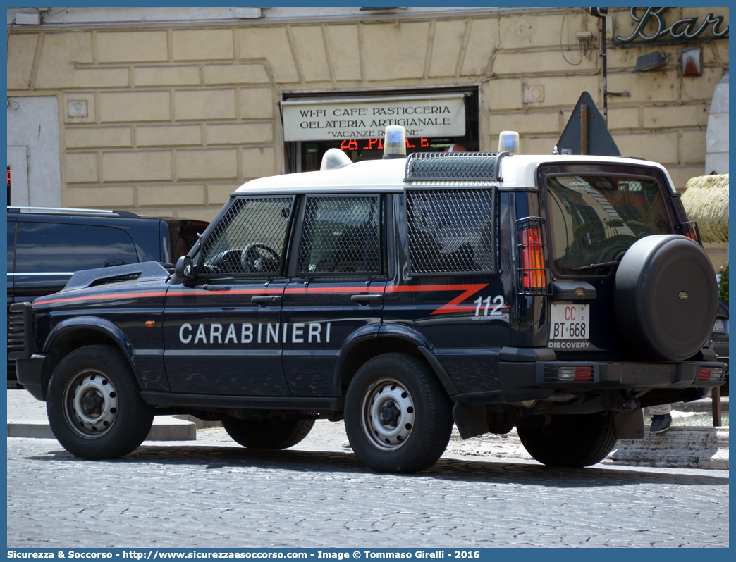 CC BT668
Arma dei Carabinieri
Battaglioni Mobili
Land Rover Discovery II serie Restyling
Parole chiave: CC;C.C.;Arma;dei;Carabinieri;Battaglioni;Battaglione;Mobili;Land Rover;Discovery;Ordine;Pubblico;Blindato