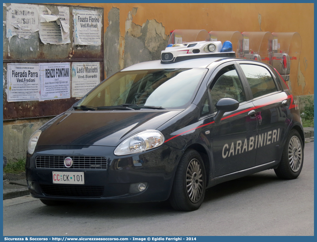 CC CK101
Arma dei Carabinieri
Fiat Grande Punto
(con sistema E.V.A.)
Parole chiave: CC;C.C.;Arma;Carabinieri;Fiat;Grande;Punto;sistema;EVA;E.V.A.;CK101