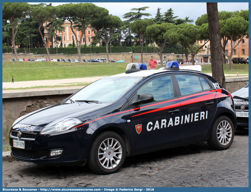 CC DF678
Arma dei Carabinieri
Fiat Nuova Bravo
Parole chiave: CC;C.C.;Arma;dei;Carabinieri;Fiat;Nuova;Bravo;Nucleo;Operativo;Radio;Mobile;Radiomobile