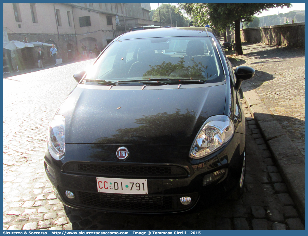 CC DI791
Arma dei Carabinieri
Fiat Punto IV serie
Parole chiave: CC;C.C.;Arma;dei;Carabinieri;Fiat;Punto;DI791