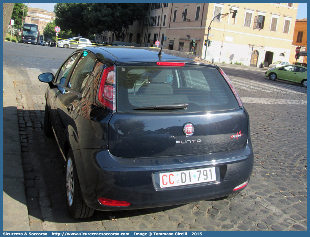 CC DI791
Arma dei Carabinieri
Fiat Punto IV serie
Parole chiave: CC;C.C.;Arma;dei;Carabinieri;Fiat;Punto;DI791