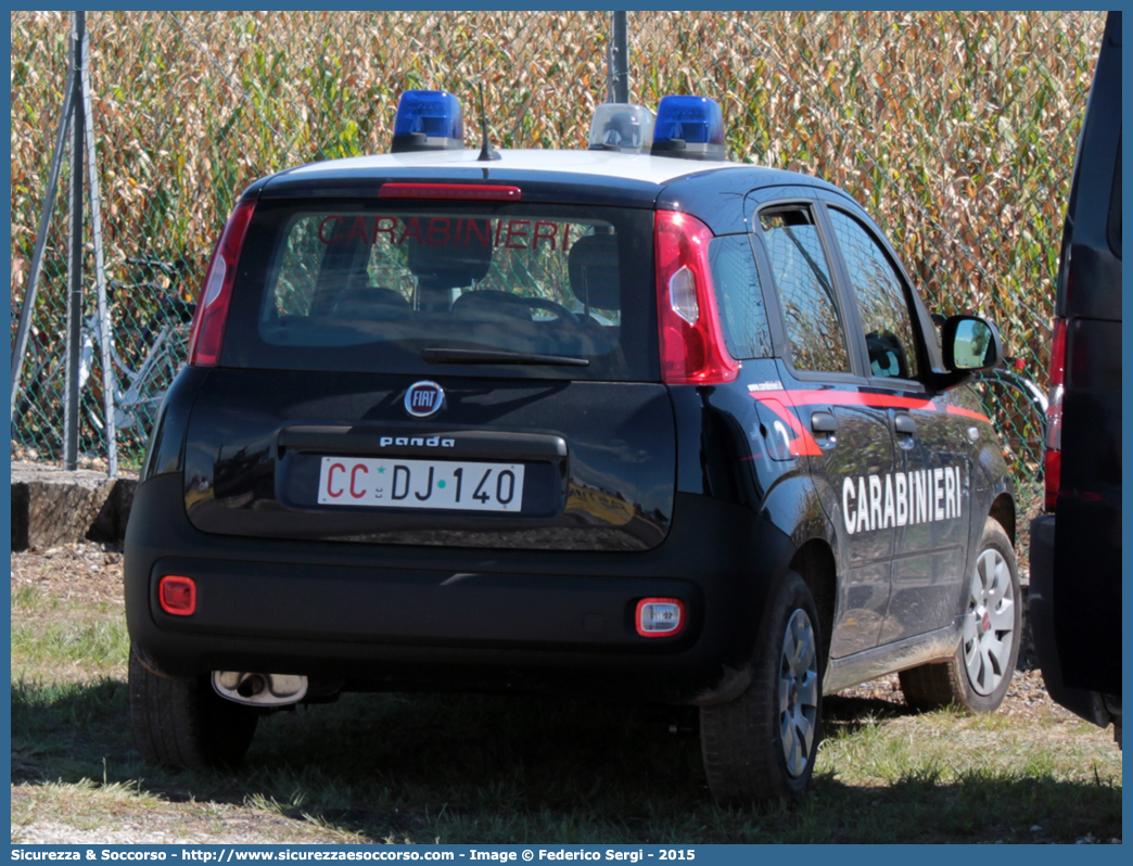 CC DJ140
Arma dei Carabinieri
Fiat Nuova Panda II serie
(I fornitura)
Parole chiave: CC;C.C.;Arma;dei;Carabinieri;Fiat;Nuova;Panda