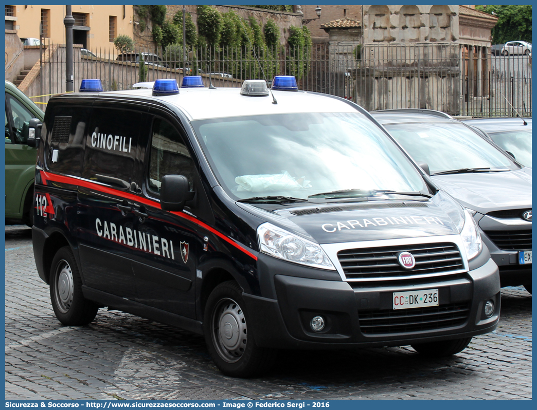 CC DK236
Arma dei Carabinieri
Centro e Nuclei Cinofili
Fiat Scudo IV serie
Allestitore Elevox S.r.l.
Parole chiave: CC;C.C.;Arma;dei;Carabinieri;Centro;Nuclei;Cinofili;Fiat;Scudo;Elevox