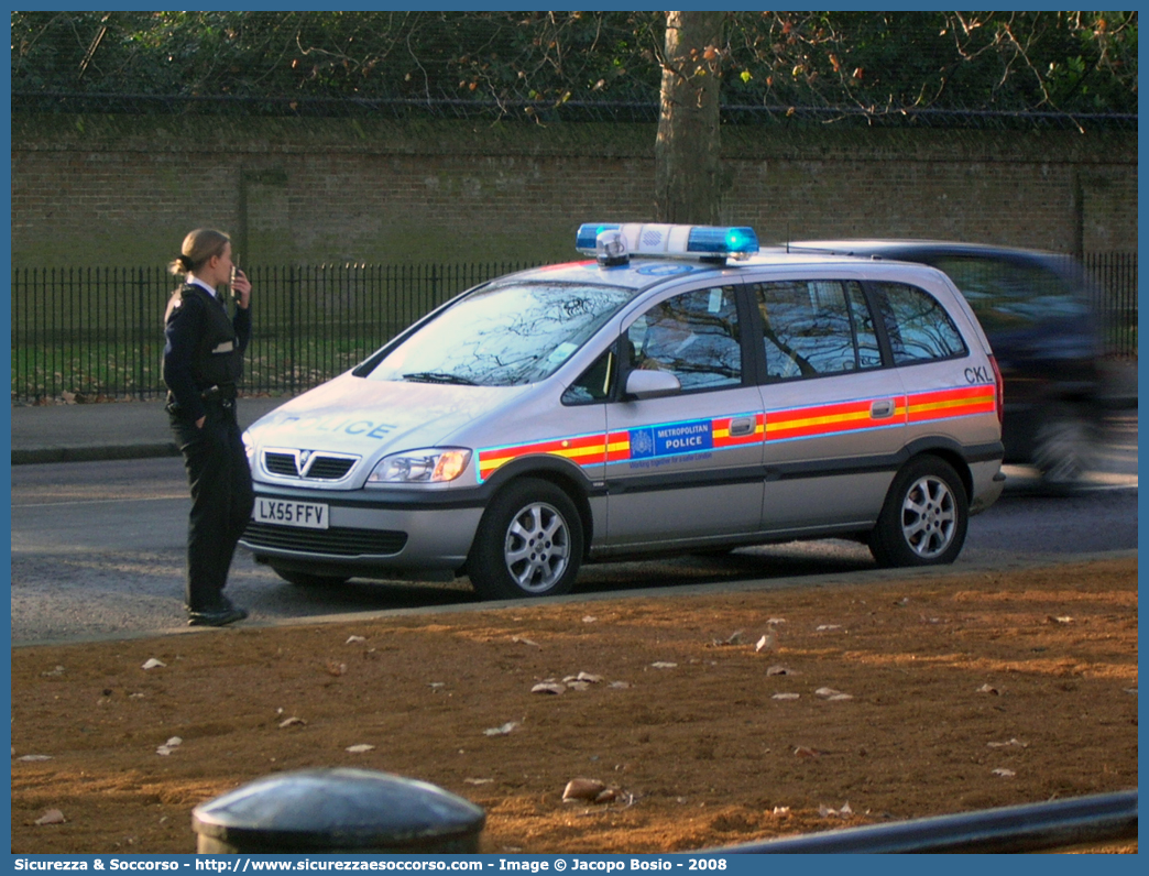 CKL
United Kingdom of Great Britain and Northern Ireland
Metropolitan Police
Vauxhall Zafira I generation
Parole chiave: UK;United;Kingdom;Great;Britain;Northern;Ireland;Metropolitan;Police;Vauxhall;Zafira