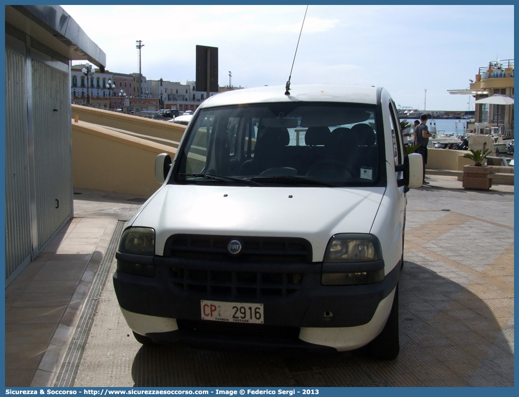 CP 2916
Corpo delle Capitanerie di Porto
Guardia Costiera 
Fiat Doblò I serie
Parole chiave: CP;C.P.;GC;G.C.;Guardia;Costiera;Capitaneria;Capitanerie;di;Porto;Fiat;Doblò;Doblo