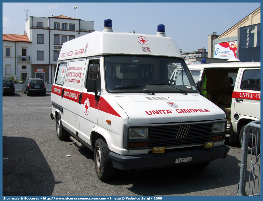 CRI 11624
Croce Rossa Italiana
Treviso (TV)
Fiat Ducato I serie
Unità Cinofile
Parole chiave: CRI;C.R.I.;Croce Rossa Italiana;Cinofili;Unità;Cinofila;Cinofile;Soccorsi;Speciali;Fiat;Ducato