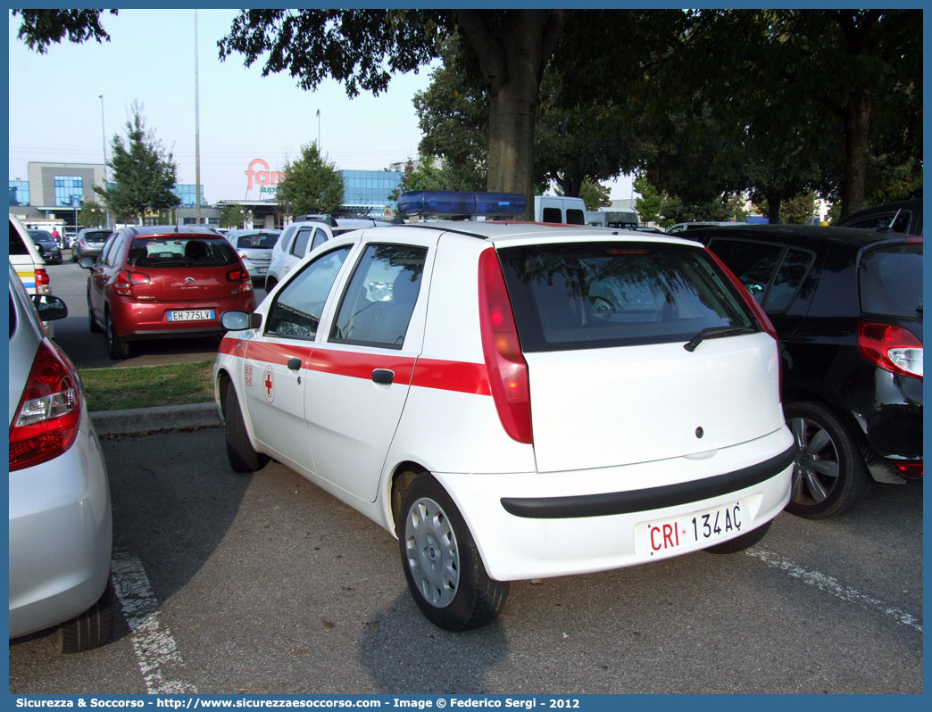 CRI 134AC
Croce Rossa Italiana
Fiat Punto II serie
Parole chiave: CRI;C.R.I.;Croce;Rossa;Italiana;Fiat;Punto;134AC