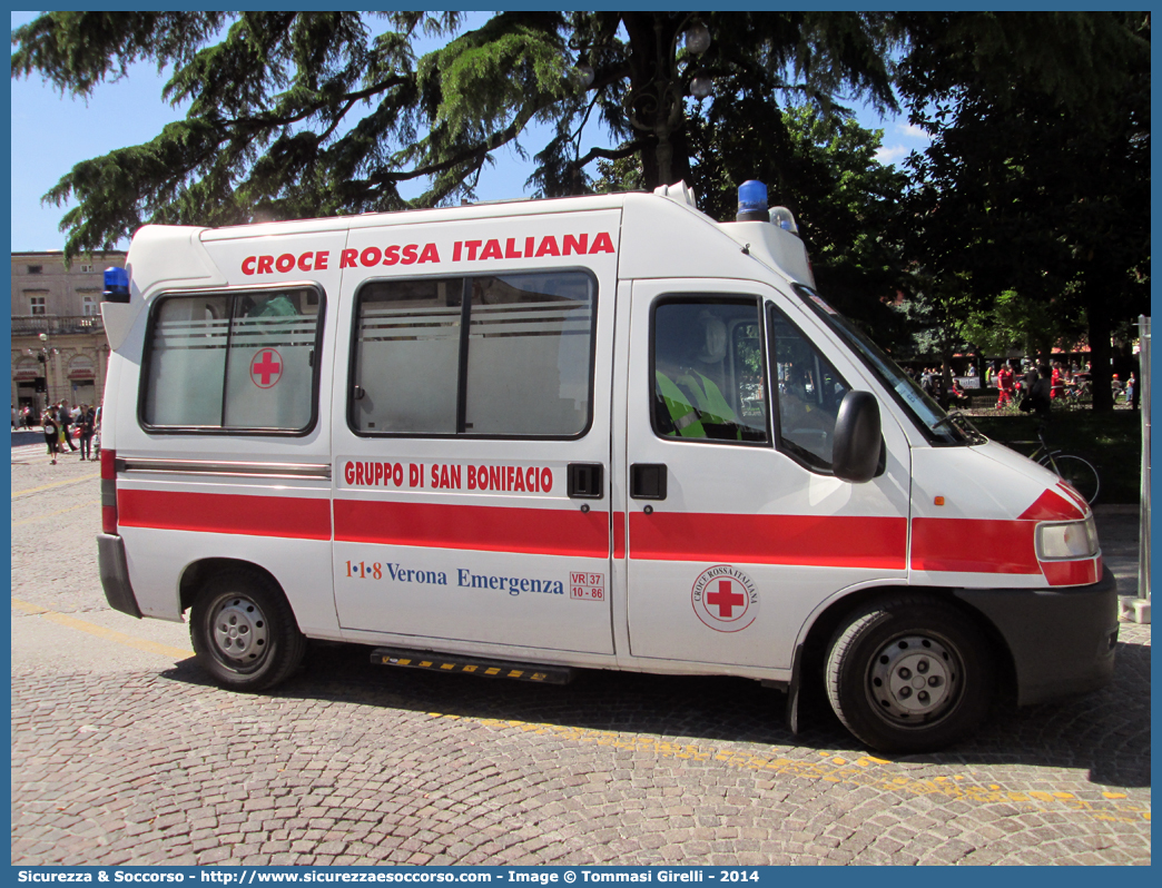 CRI 15876
Croce Rossa Italiana
Verona
Fiat Ducato II serie
Allestitore Bollanti S.r.l.
Parole chiave: Croce;Rossa;Italiana;CRI;C.R.I.;Ambulanza;Fiat;Ducato;Bollanti;Verona;15876