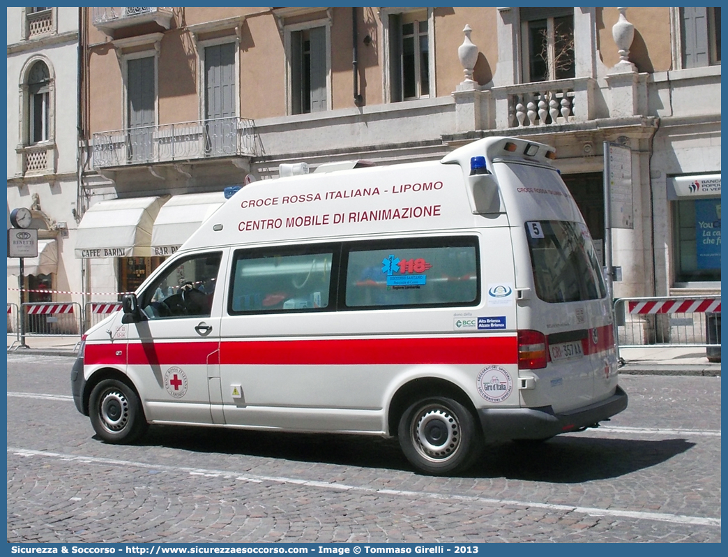 CRI 357AA
Croce Rossa Italiana
Lipomo (CO)
Volkswagen Transporter T5

Parole chiave: Croce;Rossa;Italiana;CRI;C.R.I.;Ambulanza;Volkswagen;Transporter;T5;T 5;Lipomo;357AA