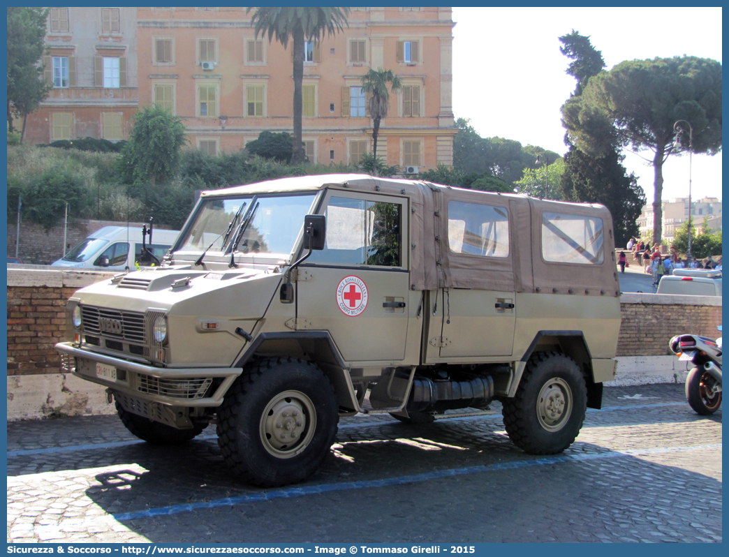 CRI 811AB
Croce Rossa Italiana
Corpo Militare
Iveco VM90 Torpedo
Parole chiave: CRIM;C.R.I.M.;Croce;Rossa;Italiana;Corpo;Militare;Iveco;VM90;VM90T;Torpedo