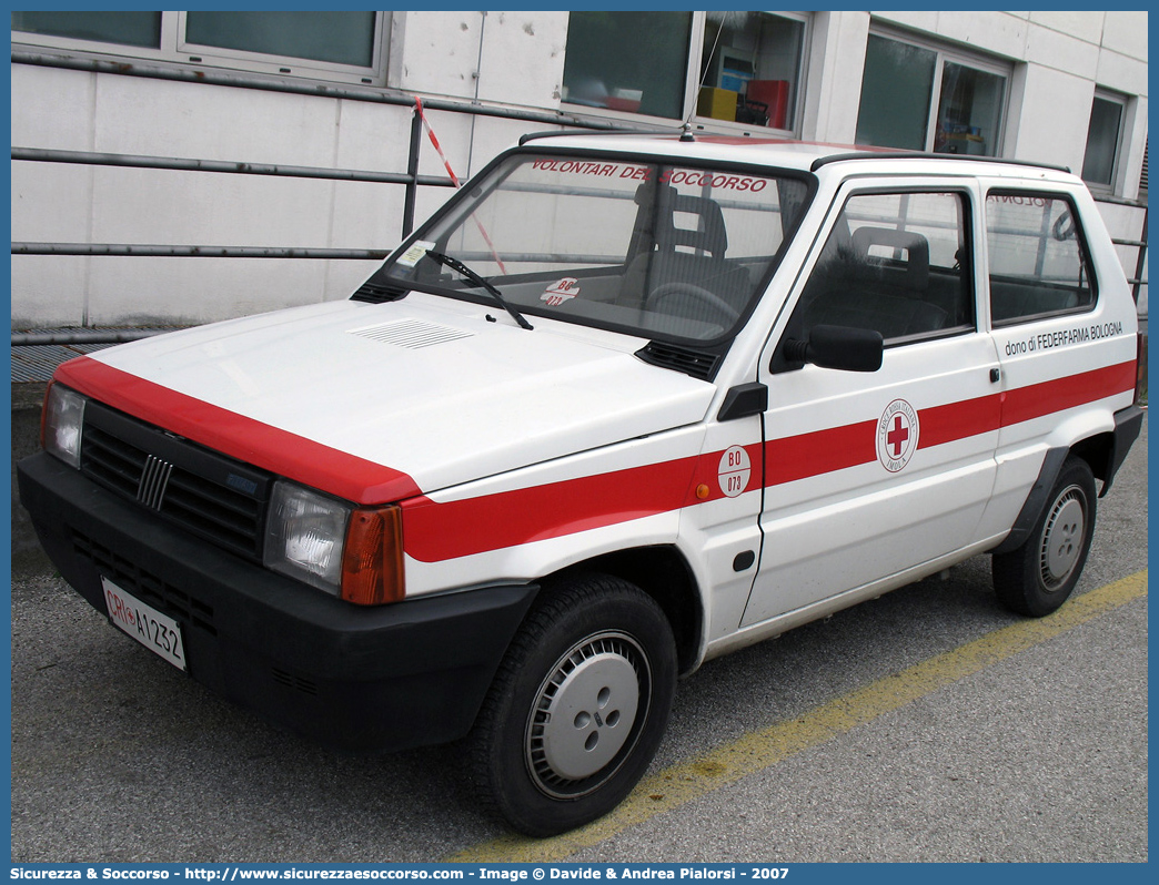 CRI A1232
Croce Rossa Italiana
Imola (BO)
Fiat Panda II serie
Parole chiave: CRI;C.R.I.;Croce;Rossa;Italiana;Fiat;Panda;Imola;A1232