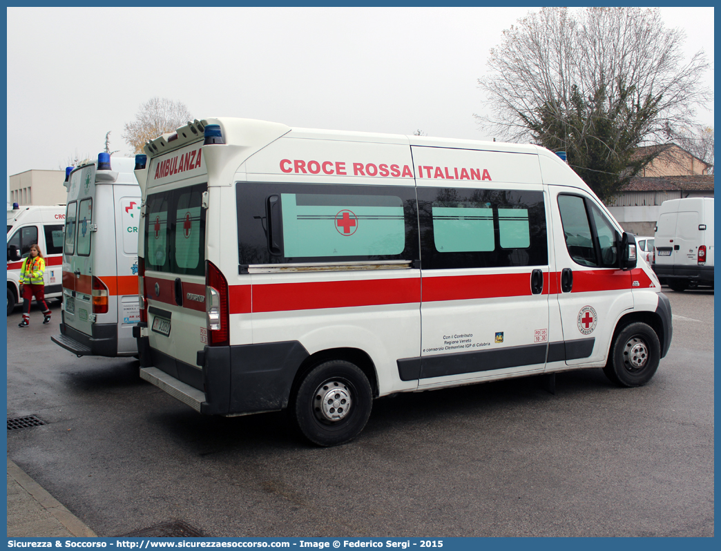 CRI A203D
Croce Rossa Italiana
Padova 
Fiat Ducato III serie
Allestitore Aricar S.p.A.
Parole chiave: Croce;Rossa;Italiana;CRI;C.R.I.;Ambulanza;Fiat;Ducato;X250;Aricar;Padova