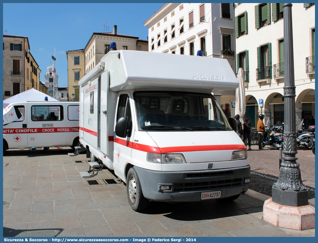 CRI A2737
Croce Rossa Italiana
Rovigo
Fiat Ducato II serie
Ambulatorio Mobile
Parole chiave: CRI;C.R.I.;Croce Rossa Italiana;Rovigo;Fiat;Ducato;Ambulatorio;Mobile