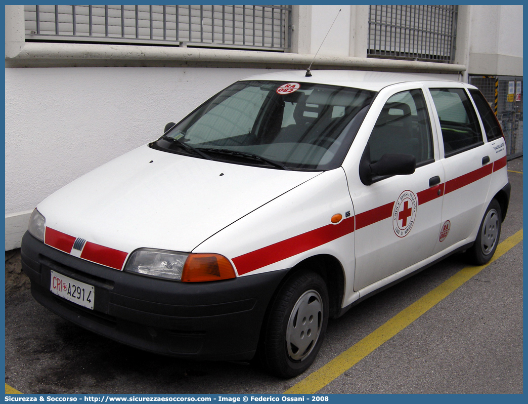 CRI A2914
Croce Rossa Italiana
Lugo di Romagna (RA)
Fiat Punto I serie
Parole chiave: CRI;C.R.I.;Croce;Rossa;Italiana;Fiat;Punto;Lugo;di;Romagna;A2914