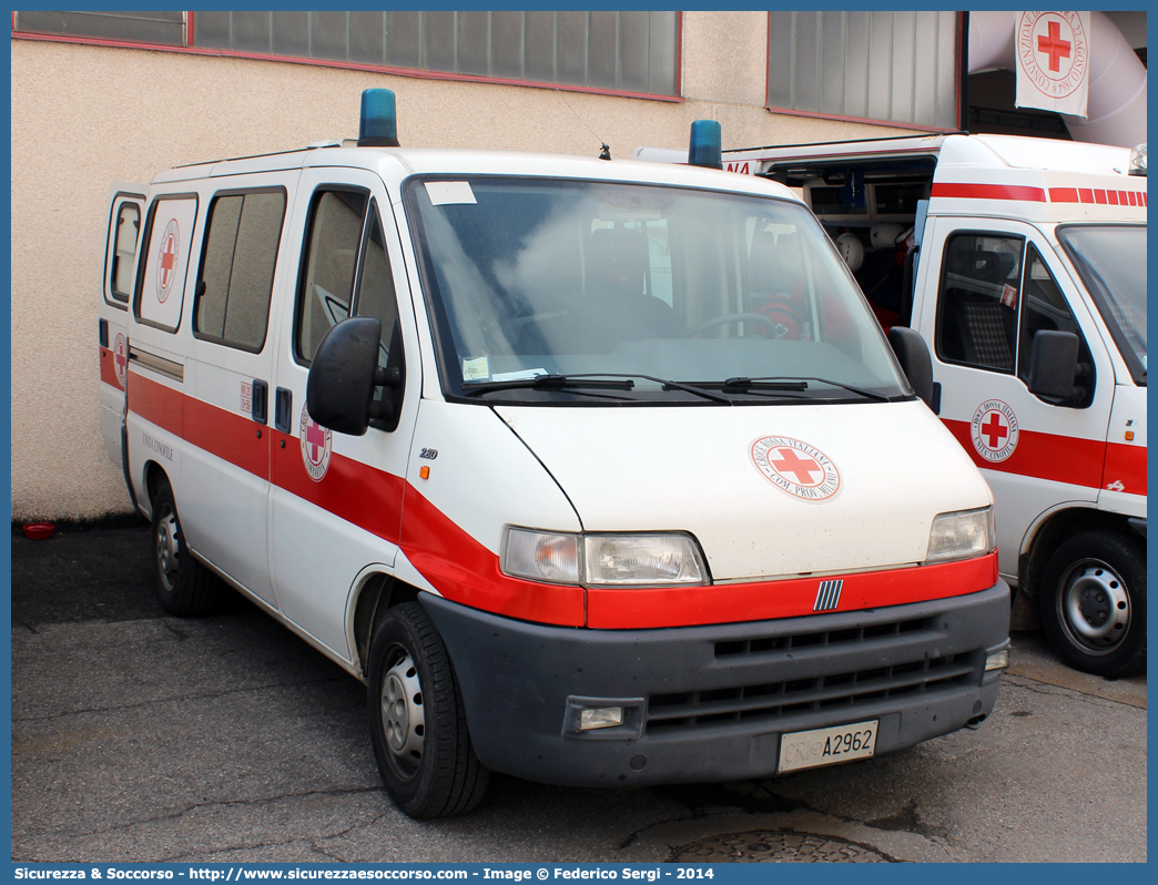 CRI A2962
Croce Rossa Italiana
Milano
Fiat Ducato II serie
Unità Cinofila
Parole chiave: CRI;C.R.I.;Croce Rossa Italiana;Cinofili;Unità;Cinofila;Cinofile;Soccorsi;Speciali;Fiat;Ducato;Milano;A2962