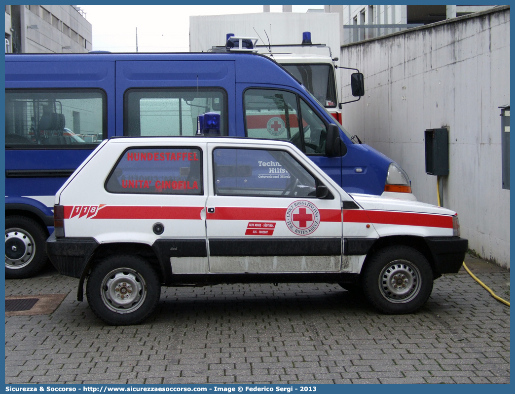 CRI A844A
Croce Rossa Italiana
Alto Adige - Südtirol
Fiat Panda 4x4 II serie
Unità Cinofila - Hundestaffel
Parole chiave: CRI;C.R.I.;Croce Rossa Italiana;Cinofili;Unità;Cinofila;Cinofile;Soccorsi;Speciali;Fiat;Panda;4x4