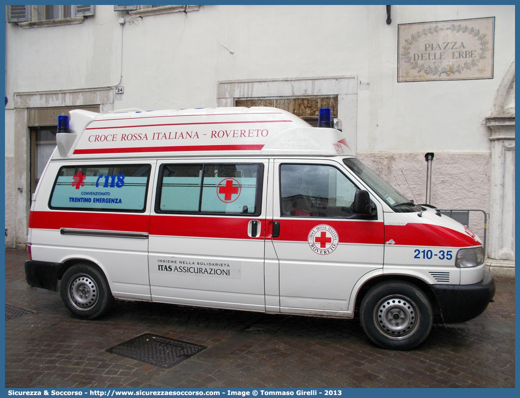 CRI A880A
Croce Rossa Italiana
Rovereto (TN)
Volkswagen Transporter T4 restyling
Allestitore Aricar S.p.A.
Parole chiave: Croce;Rossa;Italiana;CRI;C.R.I.;Ambulanza;Volkswagen;Transporter;T4;Rovereto;Aricar