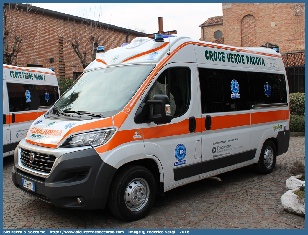 202
Pia Opera Croce Verde Padova
Fiat Ducato III serie restyling
Allestitore Ambitalia S.p.A.
Ambulanza Pediatrica "Polly"
Parole chiave: Pia;Opera;Croce;Verde;Padova;Ambulanza;Fiat;Ducato;X290;Ambitalia